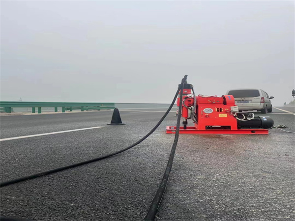 德昌马路路基路面开裂下沉注浆加固灌浆